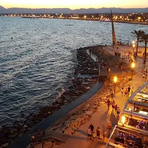 apartment-center-salou-near-port-aventura.top-hotels-tarragona.com/